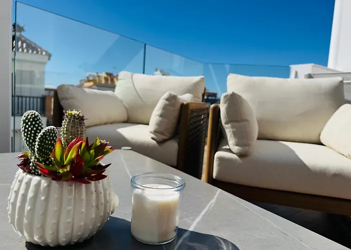 Blue Square Residence *