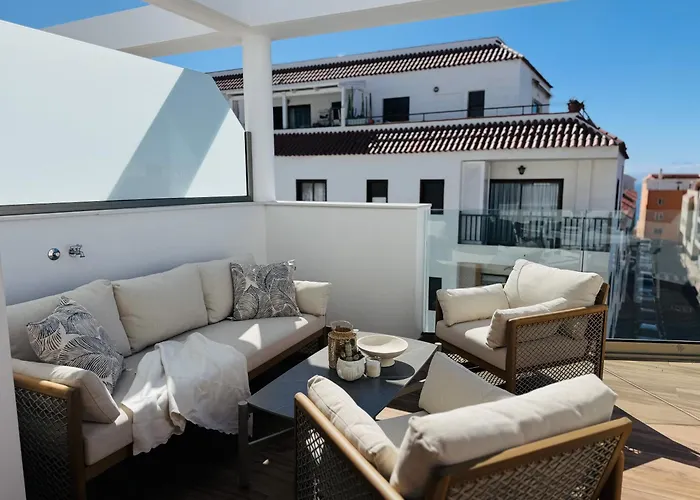 Blue Square Residence *